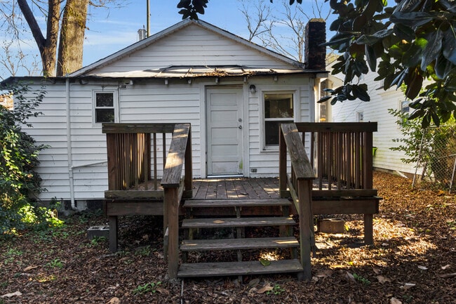 Building Photo - 607 1st Ave