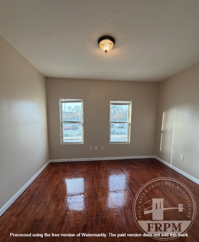 Building Photo - 1879 N Main St