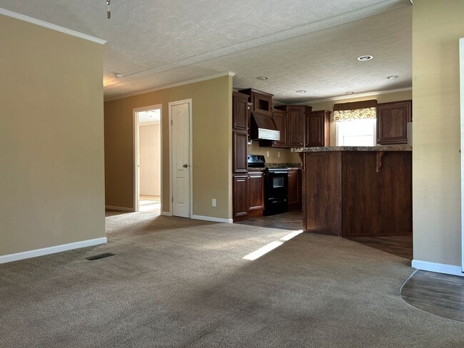 Building Photo - AVAILABLE JANUARY!!