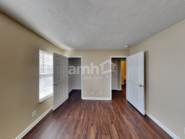 Building Photo - 1032 Lexington Farms Dr