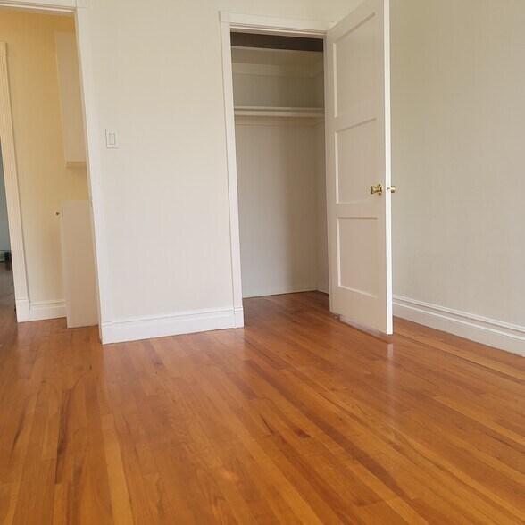 Building Photo - 5025 Cahuenga Blvd