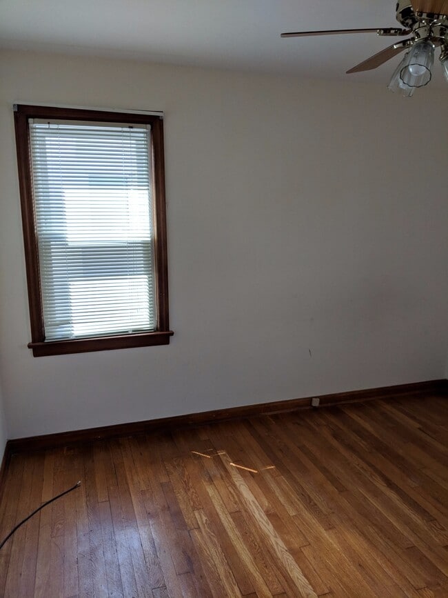 Building Photo - 3 bed Garfield cape cod now available