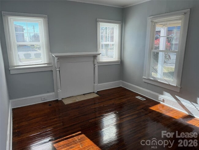 Building Photo - 1500 Allen St