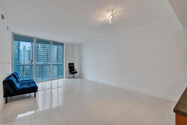Building Photo - 475 Brickell Ave