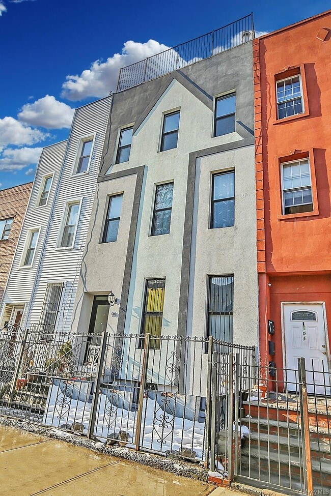 Building Photo - 99 Eldert St