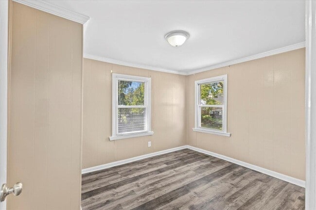 Building Photo - 1308 Columbia Rd