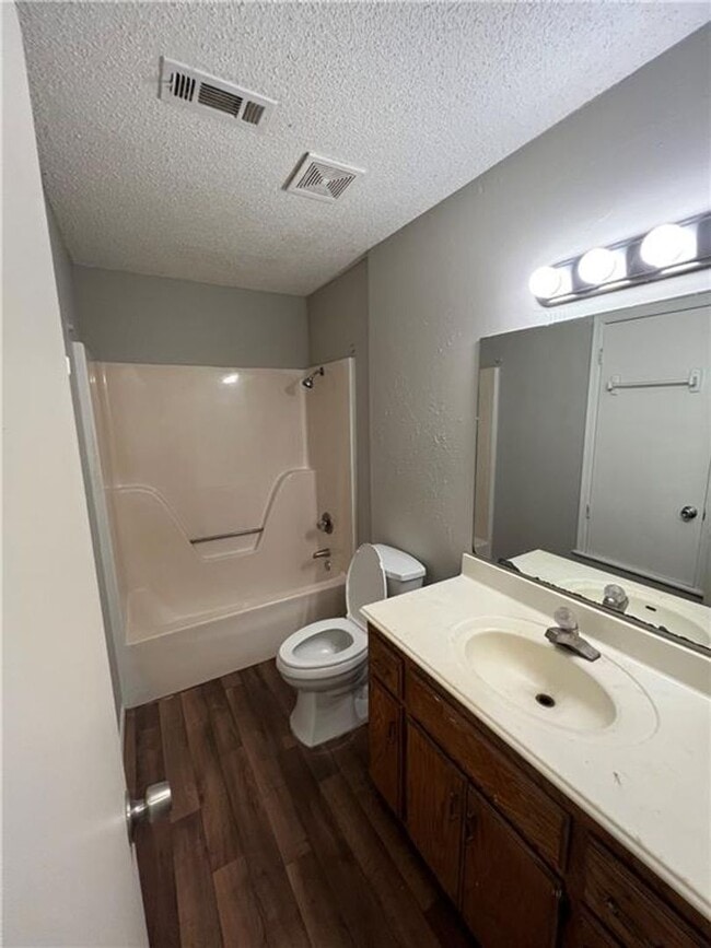 Building Photo - 412-416 N 35th