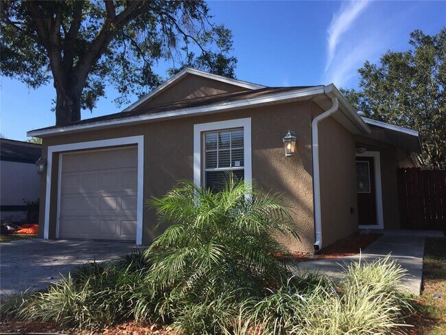 Primary Photo - 4309 Longshore Dr