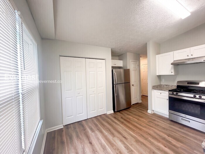 Building Photo - 2132 Briar Glen Ln SW