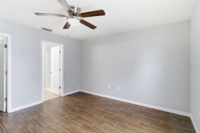 Building Photo - 6336 Florida Cir W