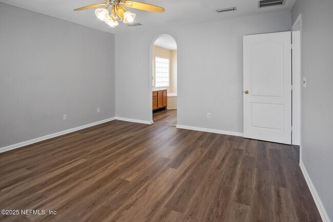 Building Photo - 8936 Deer Berry Ct