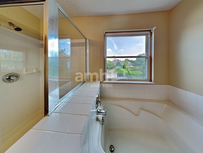 Building Photo - 2194 Dry Ridge Ct