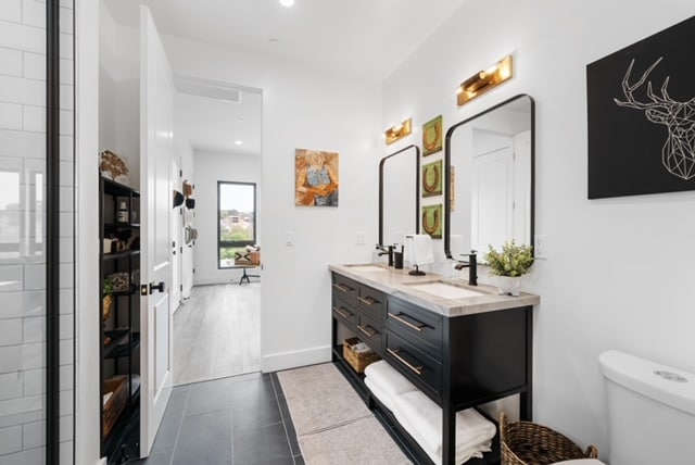 Double sink vanity and shower - 306 Maplewood Ct