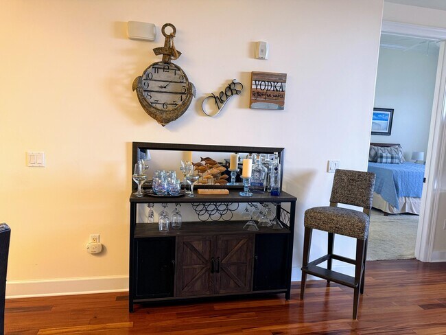 Building Photo - 20 Orange Ave