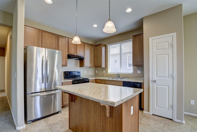 Building Photo - 3 bedrooms plus a den, 2 bath home in Brig...