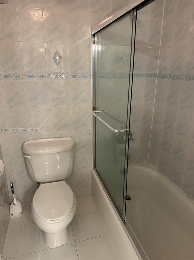 Building Photo - 6039 Collins Ave