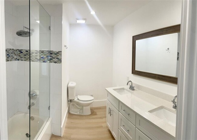 Building Photo - 924 SW 11th St