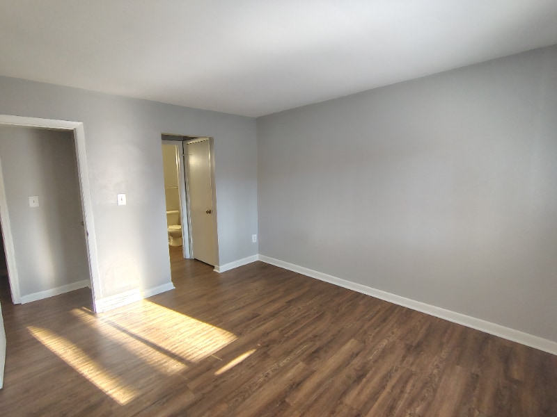 Building Photo - 600 Reusens Rd