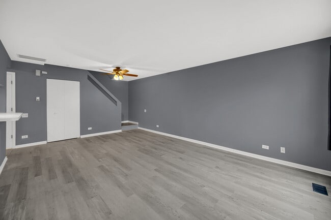 Building Photo - 439 Valley Forge Ct