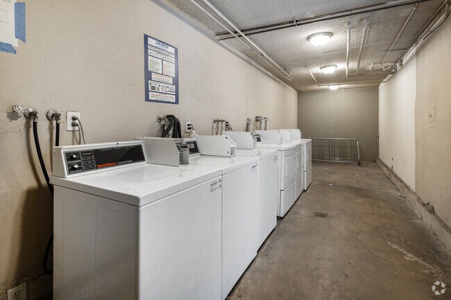 Laundry Room - 4045 Stevely Ave