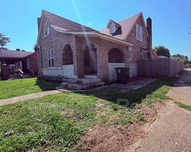 Building Photo - 1305 Tutwiler Ave
