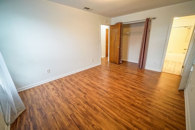 Building Photo - 2/2 Single Family Home in Park Terrace