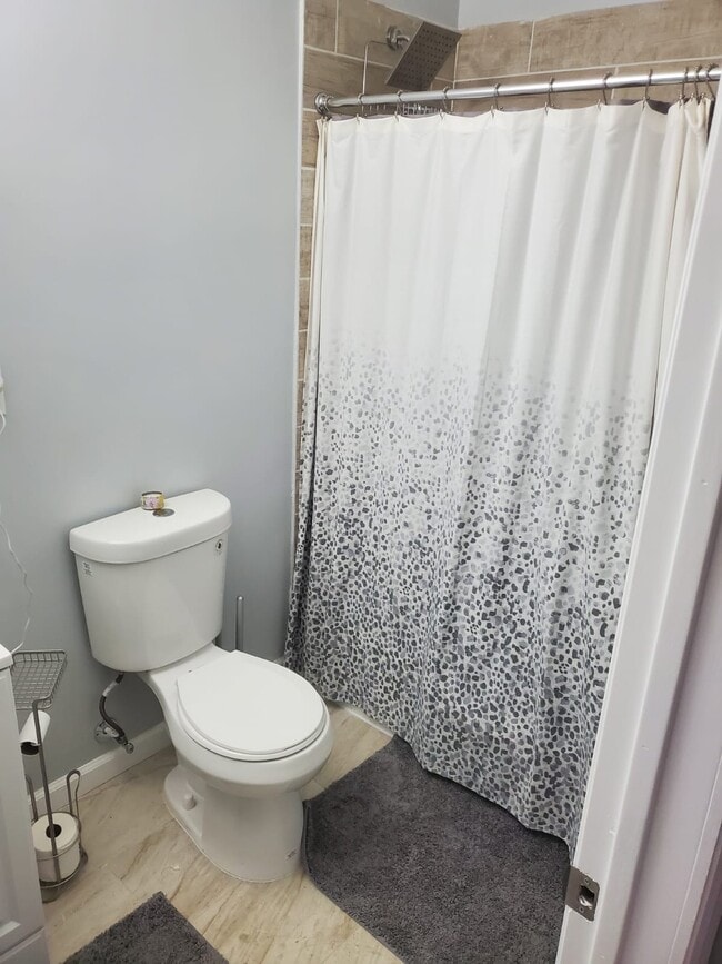 Building Photo - 124 Mill Rd