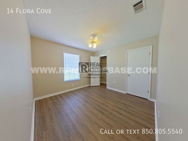 Building Photo - 14 Flora Cove