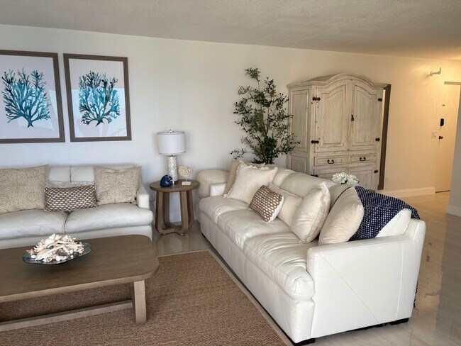 Primary Photo - 2800 N Ocean Dr