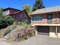 Building Photo - 1323 SE Salmon St