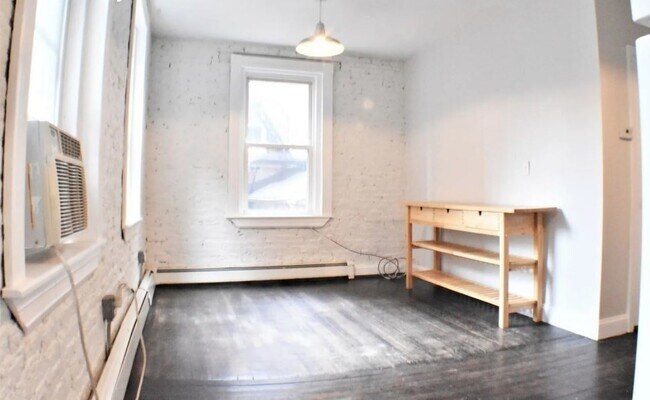Building Photo - 158 Salem St