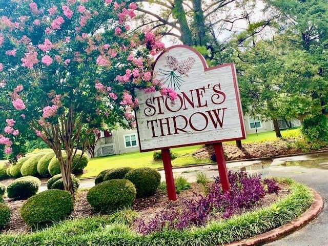 Building Photo - 1023 Stones Throw Dr NW