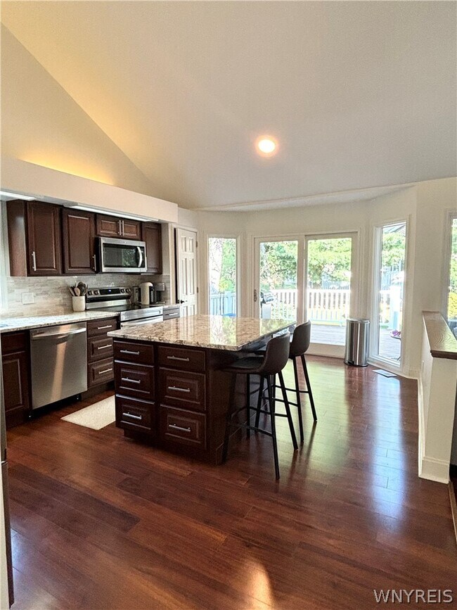 Building Photo - 6035 Whitegate Crossing