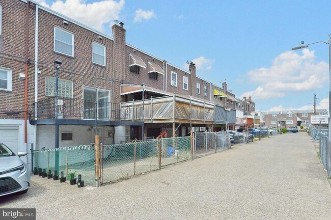 Building Photo - 2019 S Etting St