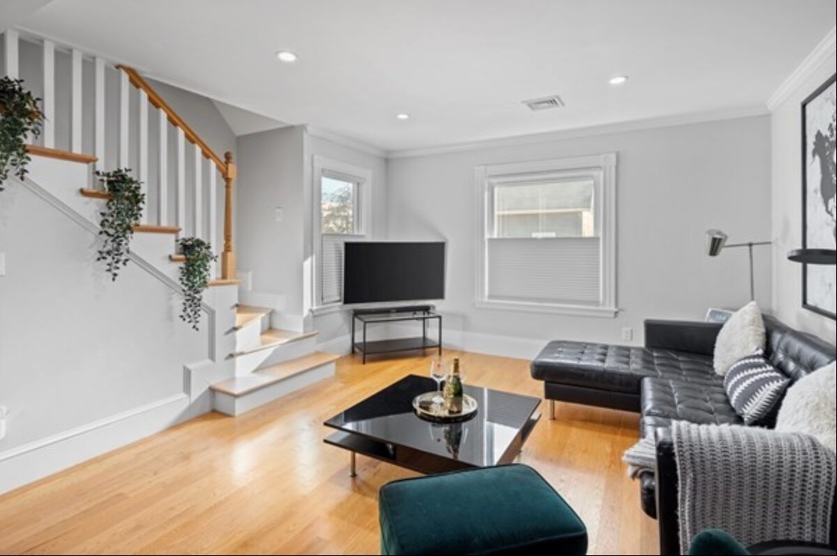 Building Photo - 14 Everett St