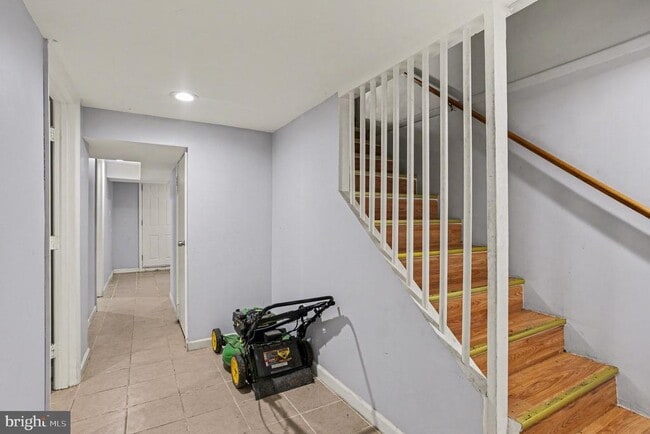 Building Photo - 1123 Elbank Ave