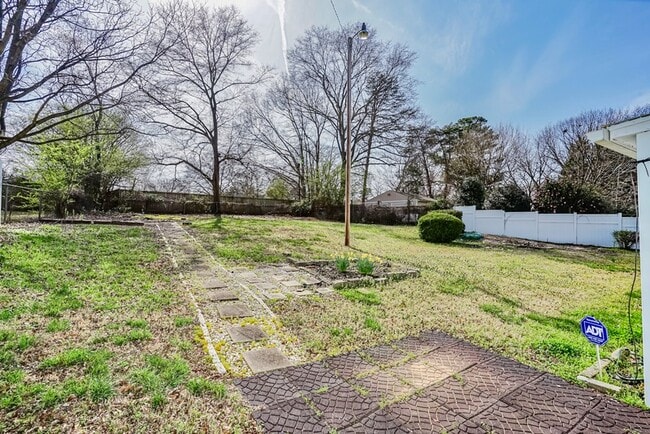 Building Photo - 123 Swinton Dr