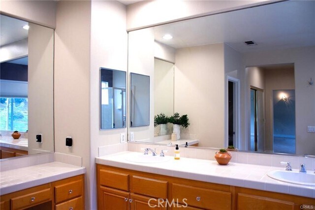 Building Photo - 4469 Torrey Pines Dr