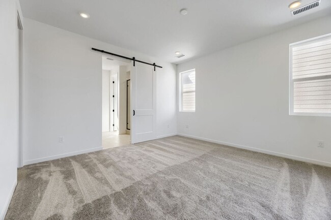 Building Photo - 10940 Stanza Ln