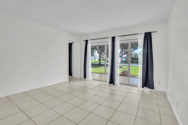 Building Photo - 200 Waterway Dr S