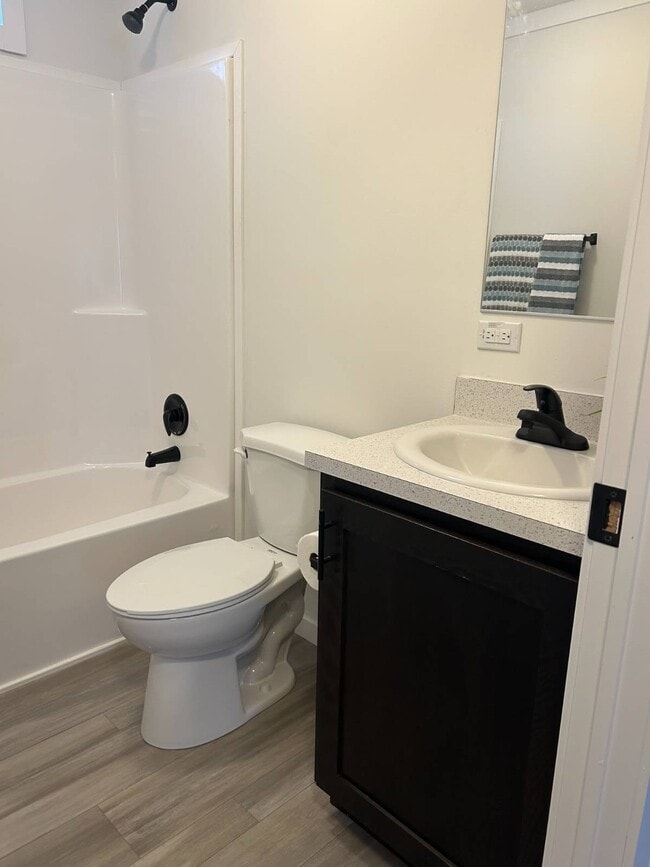 Building Photo - 5222 Greenwich Rd