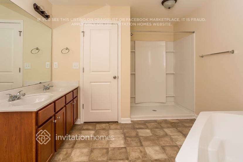 Building Photo - 4830 Medlock Trail Ct SW