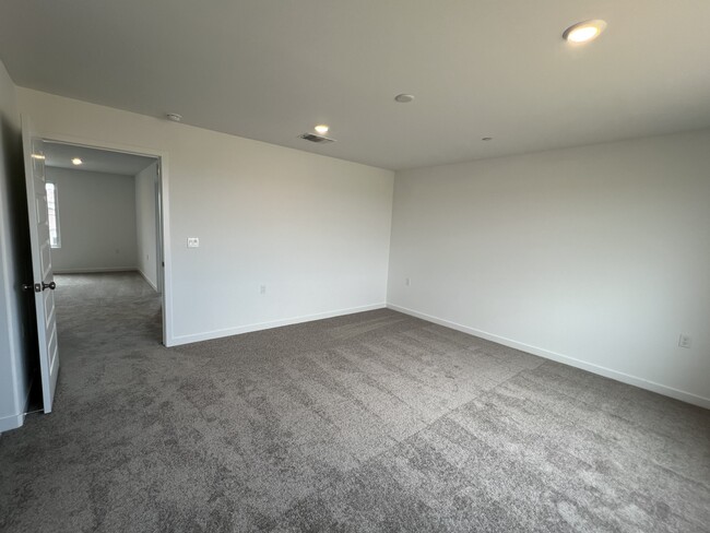 Building Photo - 8720 Hamblen Ct
