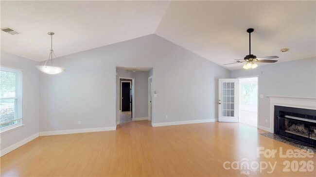 Building Photo - 13906 Glendevon Ct