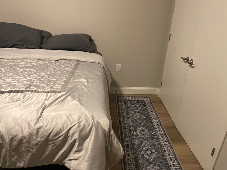 Building Photo - 500 S Center St