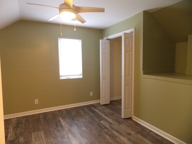 Building Photo - 221 Addison Cottage Way