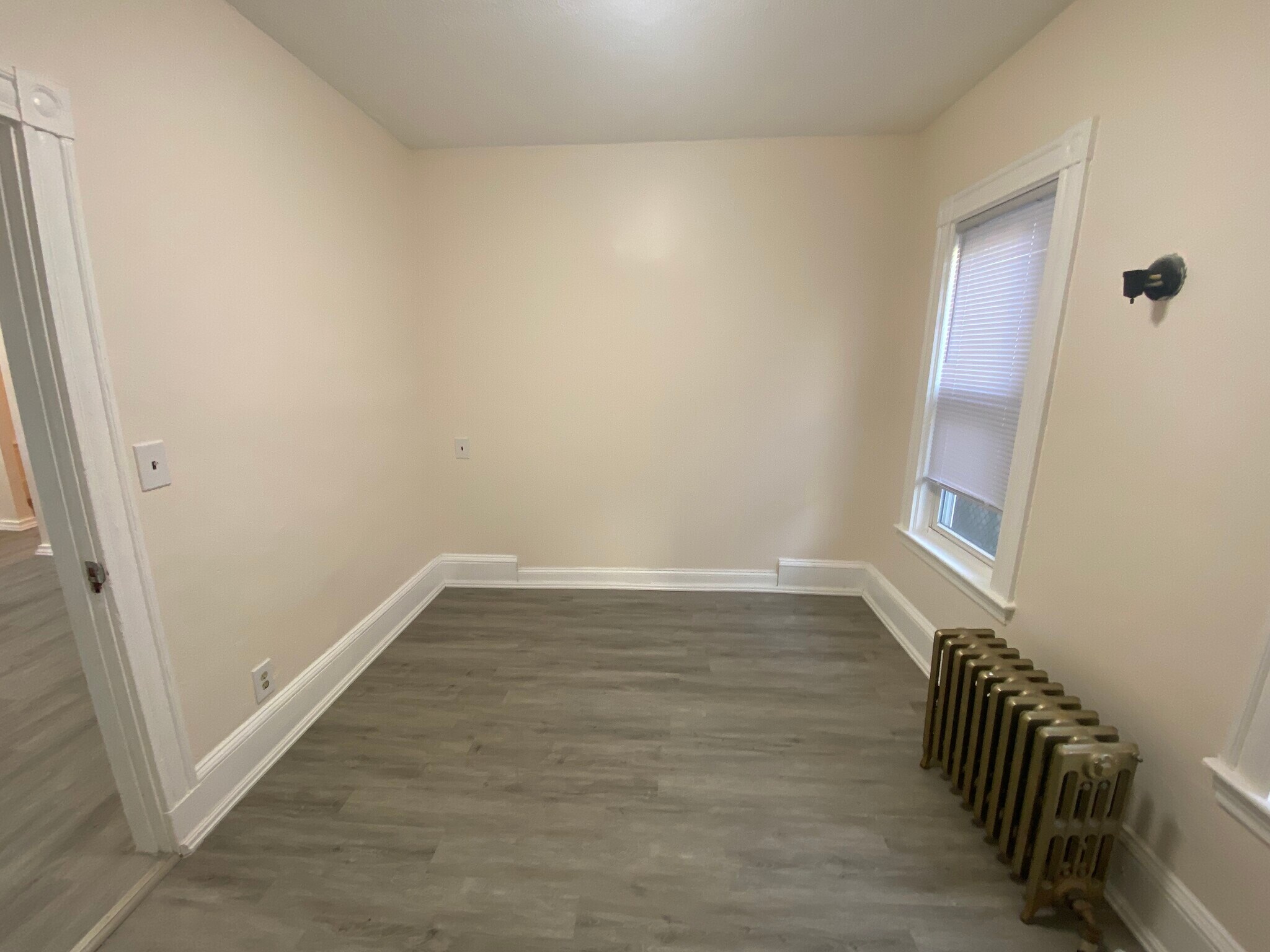 Building Photo - 33 Everett Ave