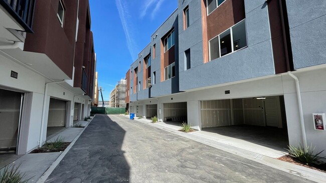 Building Photo - 2163 Stanford St