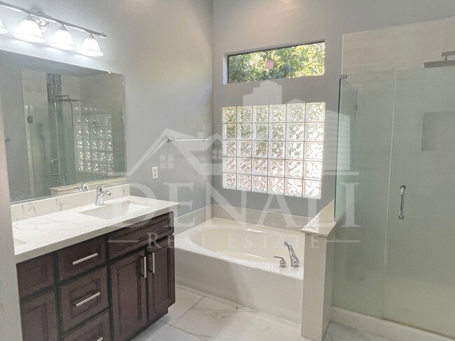 Building Photo - 4523 E Swilling Rd
