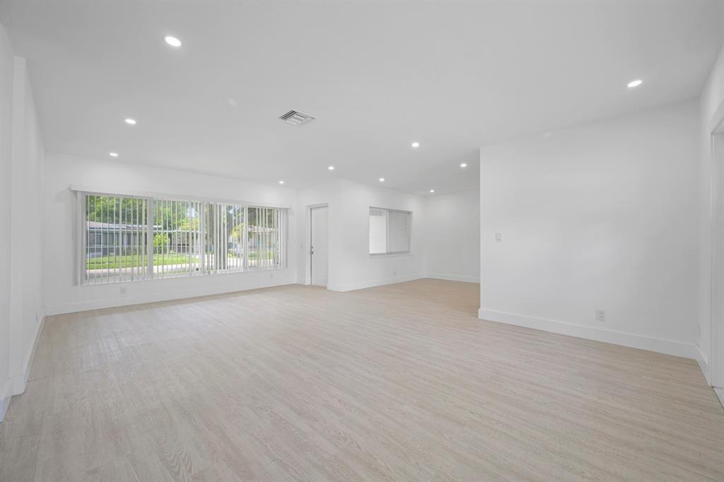 Building Photo - 2601 Taylor St